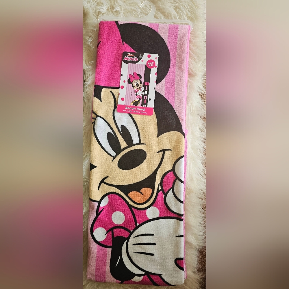 MINNIE MOUSE "BEACH TOWEL" ⛱️